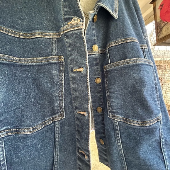 NWT- Women’s AVA & VIV Cropped Denim Jacket - Picture 3 of 11